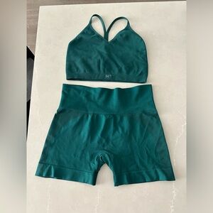 SET ACTIVE Ribbed Sculptflex Racer Back Bra and Bike Shorts